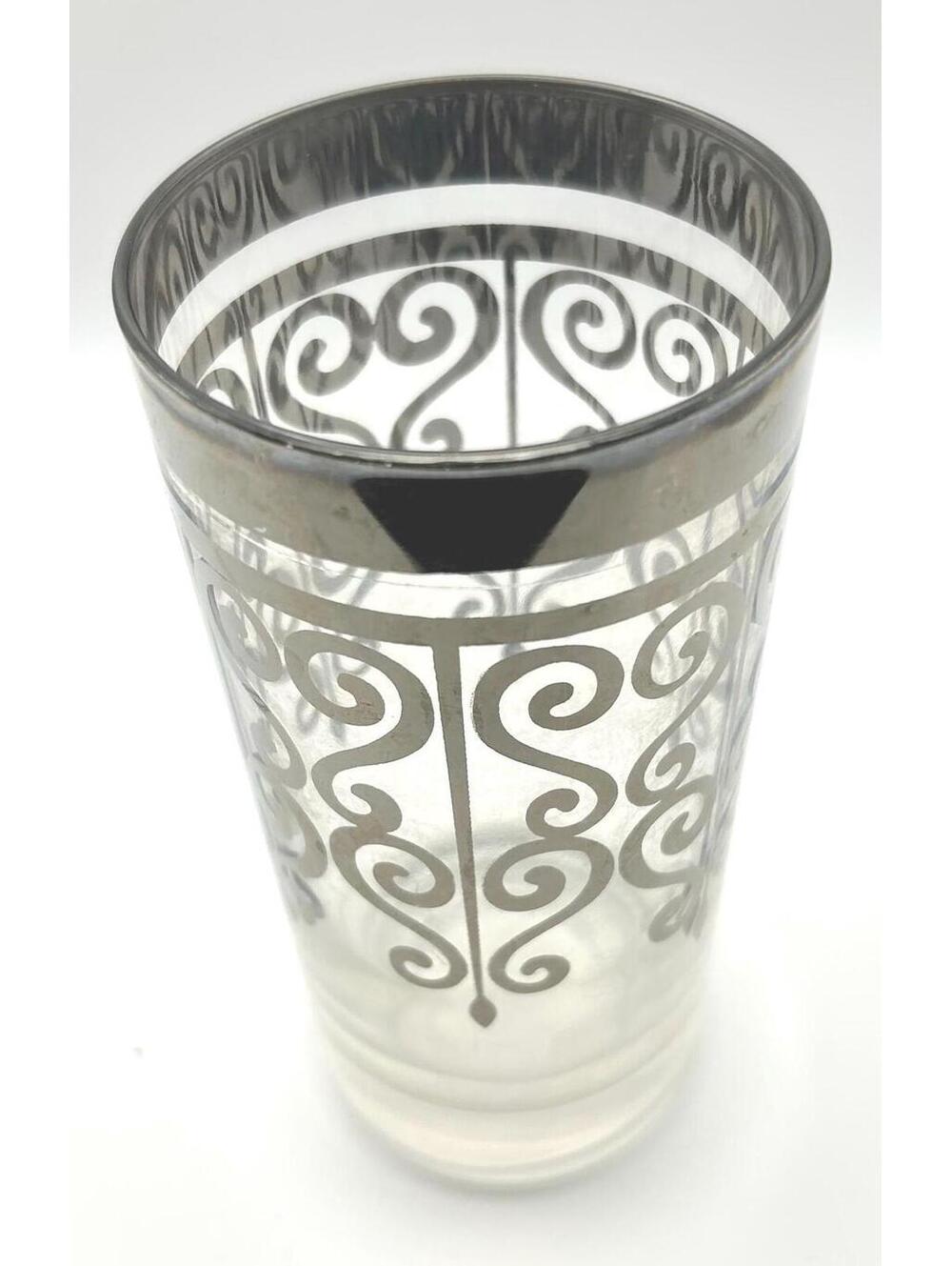 Dorothy Thorpe Platinum Band Scroll Cocktail Glass - Picture 2 of 9